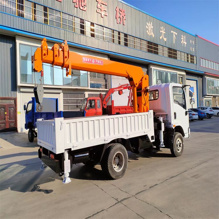 竹南镇三轮随车吊定制 农用改装机自备吊中瑞长期出售